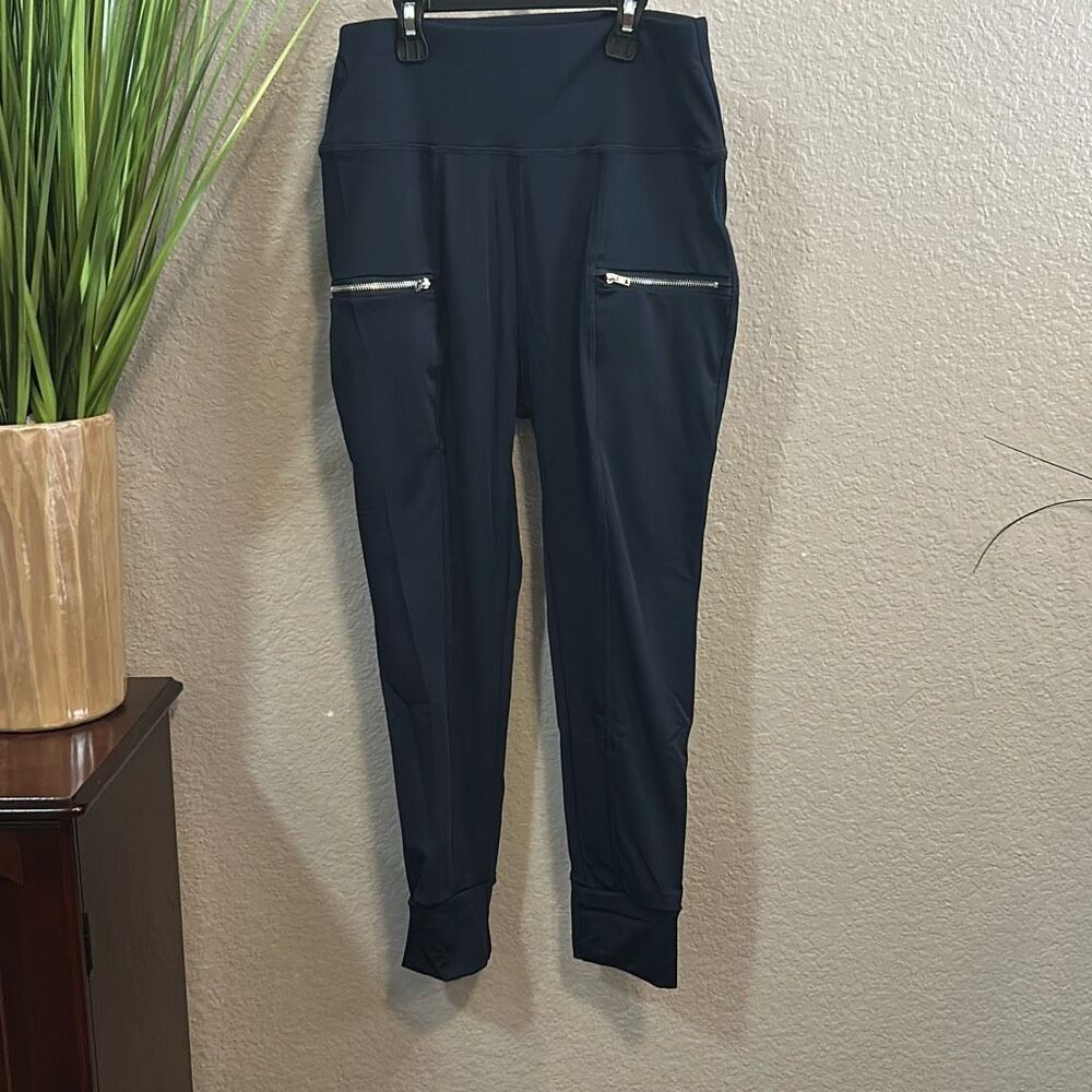 B2/3 Lydaa navy blue, stretchy pants with zipper pockets, size S/M (small, mediu
